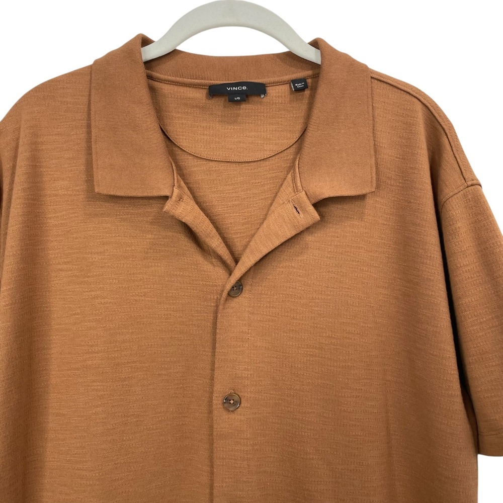 Vince Jacquard Short Sleeve Button-Up polo Shirt top‎ Size L caramel tan neutral - Picture 4 of 8
